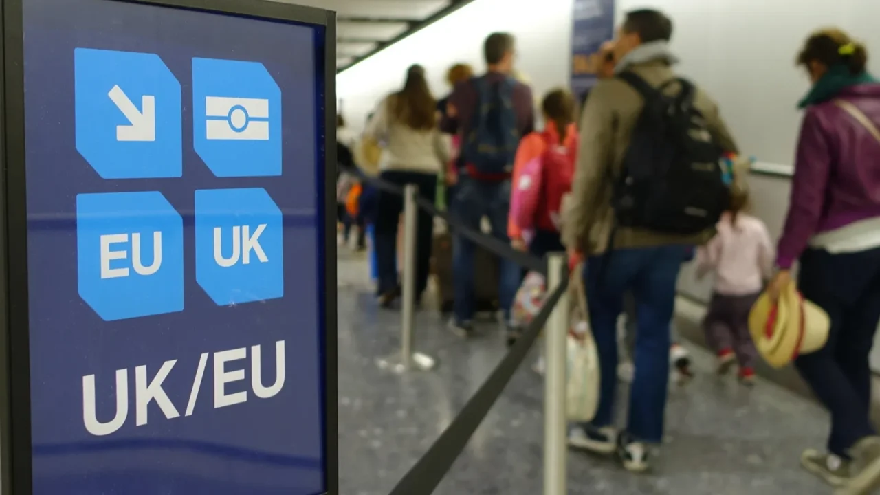 view of a generic ukeu lane sign as air travellers