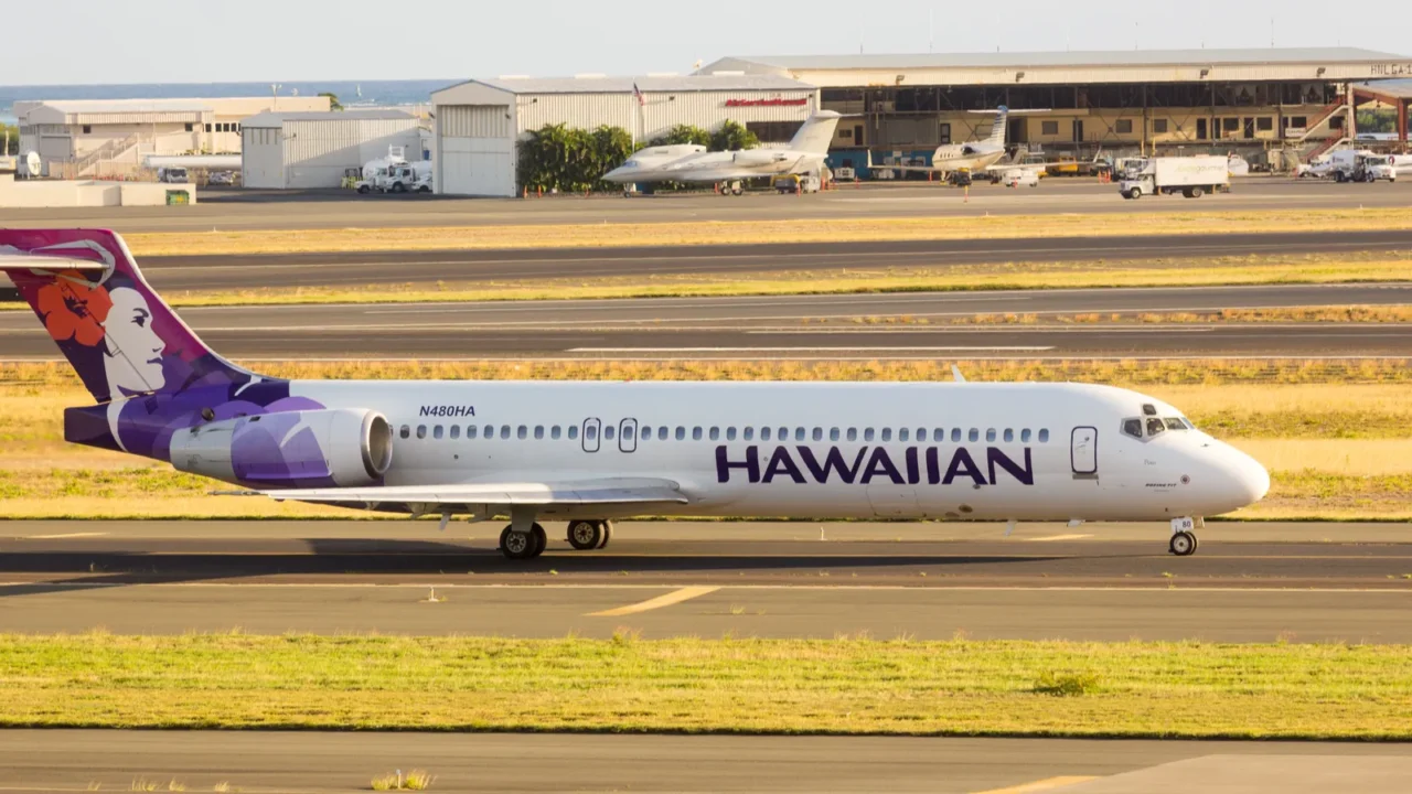hawaiian airline boeing 717