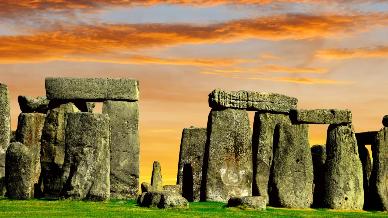 historical monument stonehenge