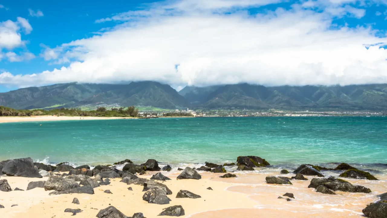 kahului beach in maui hawaii