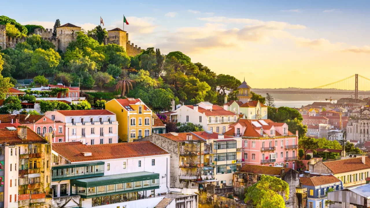 lisbon portugal skyline