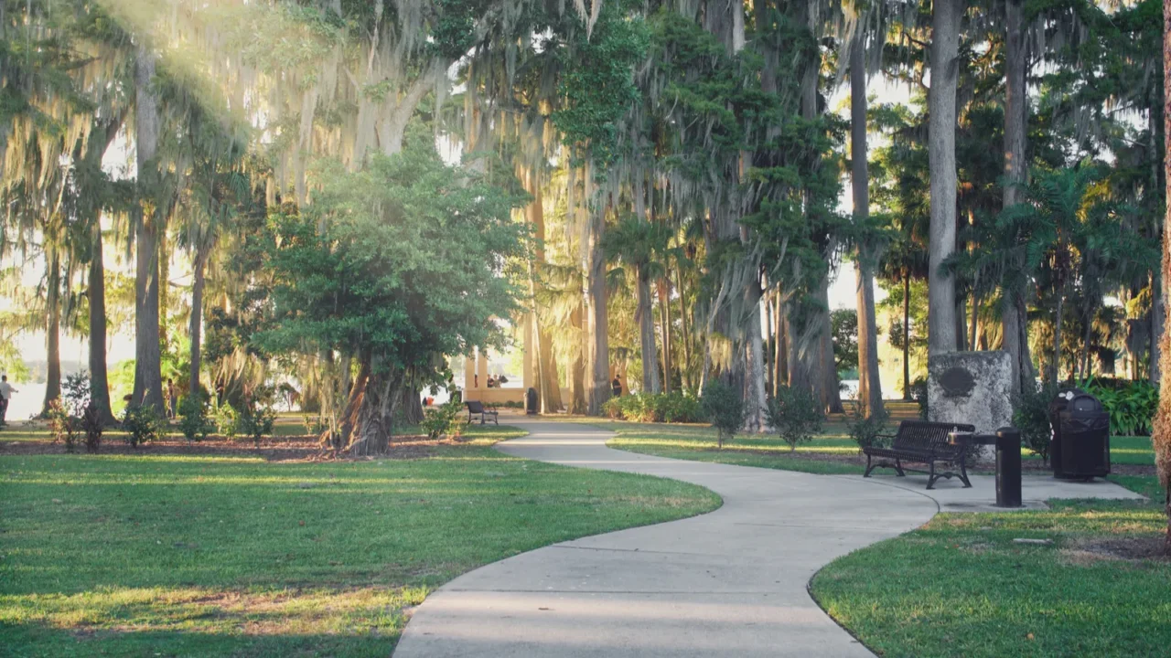 photo of the kraft azalea garden in winterpark florida taken
