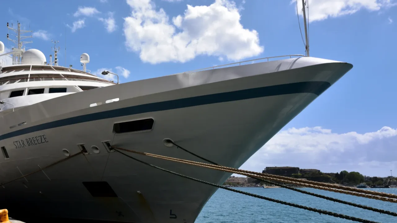 sea breeze alongside in corfu