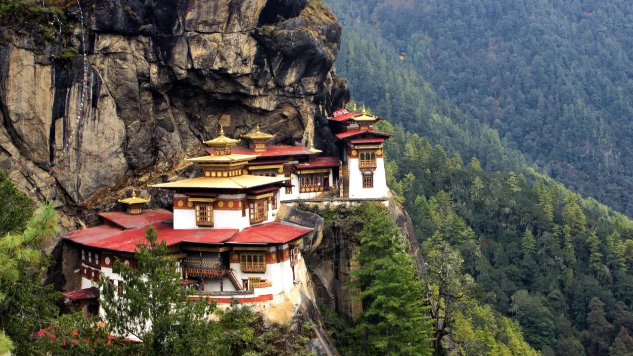 taktshang goembatigers nest monastery bhutan
