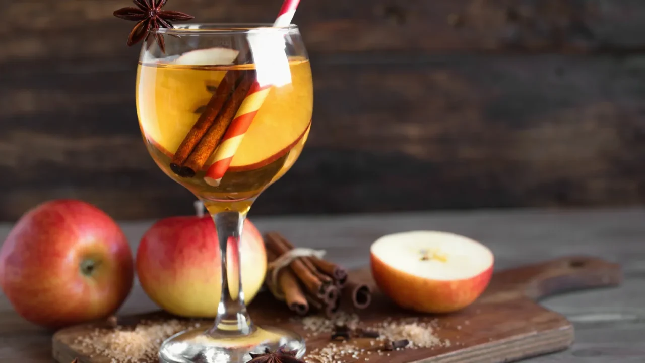 apple autumnal drink