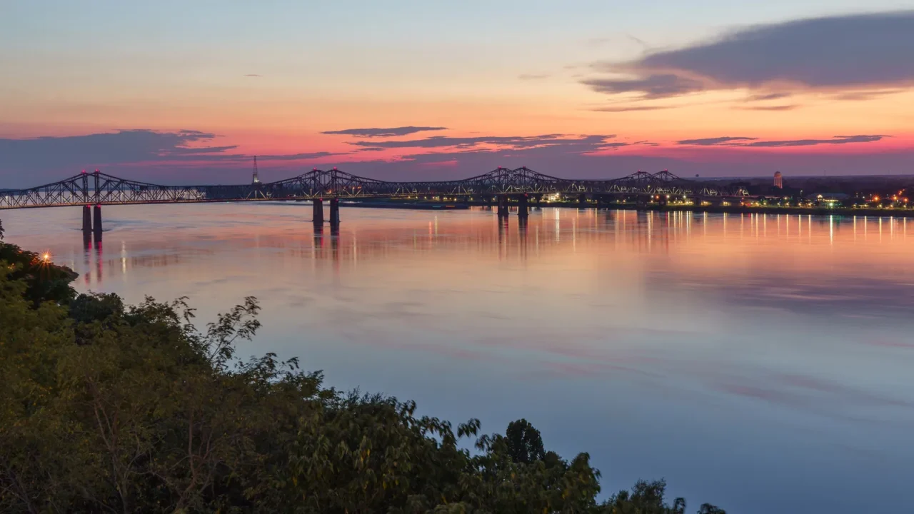 beautiful sunset scenery at the mississippi bridge in natchez mississippi