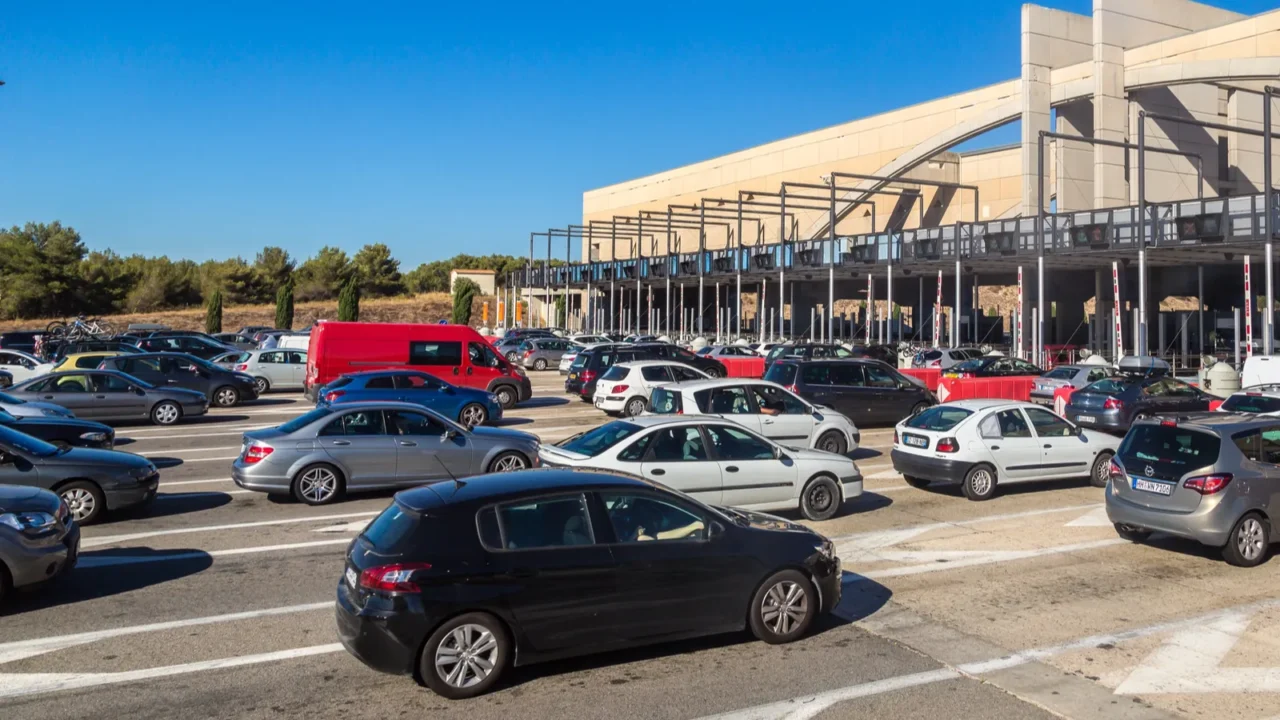 cars passing through the toll station