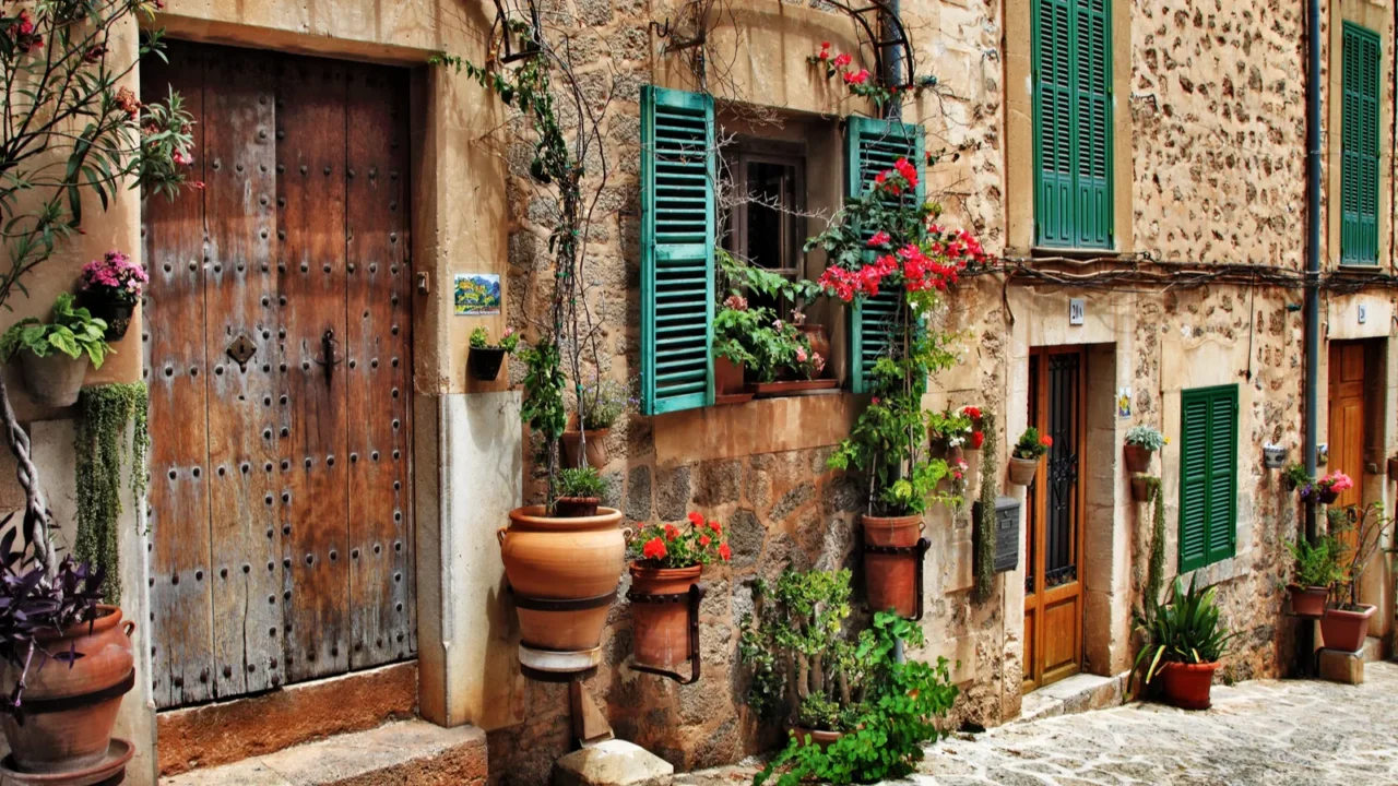 charming streets of old mediterranean towns
