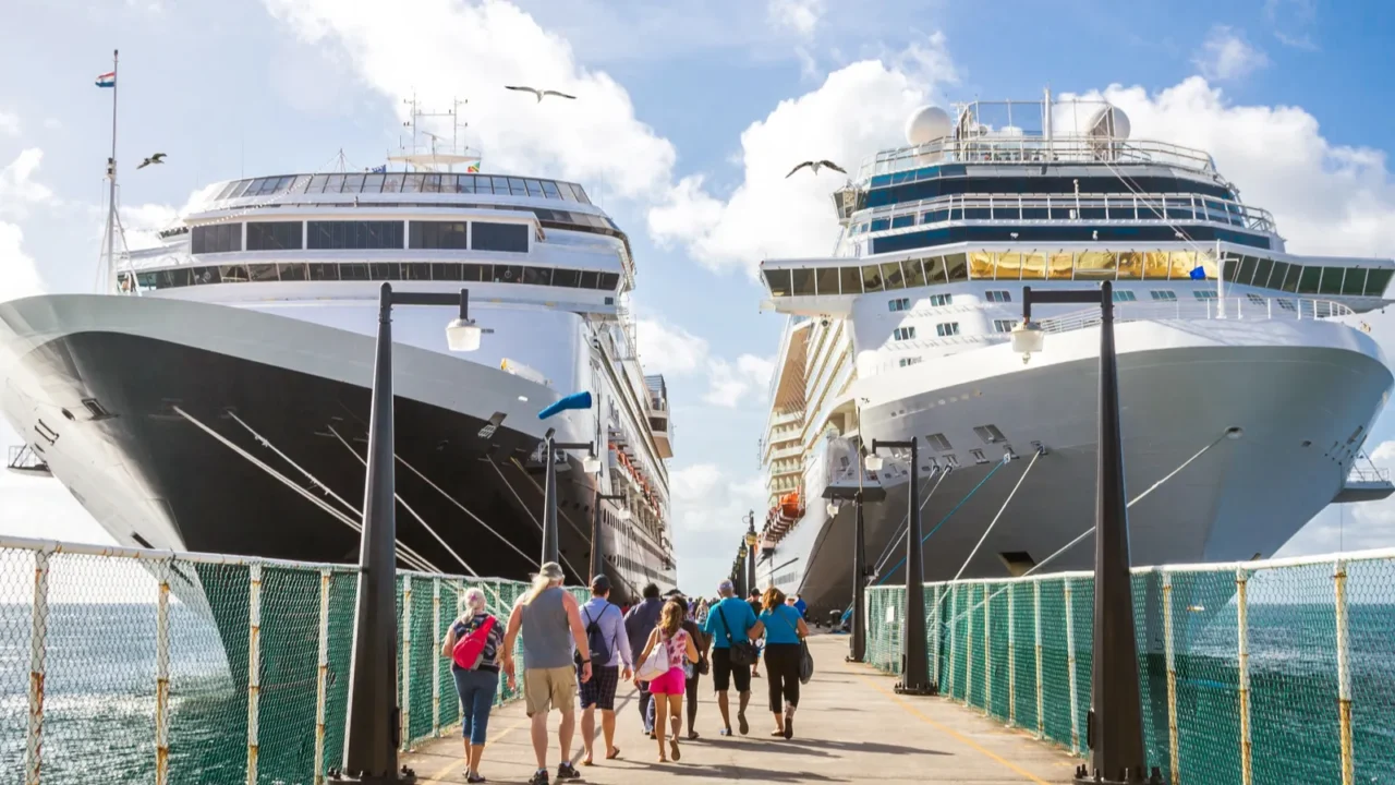 cruise passengers return to cruise ships at st kitts port