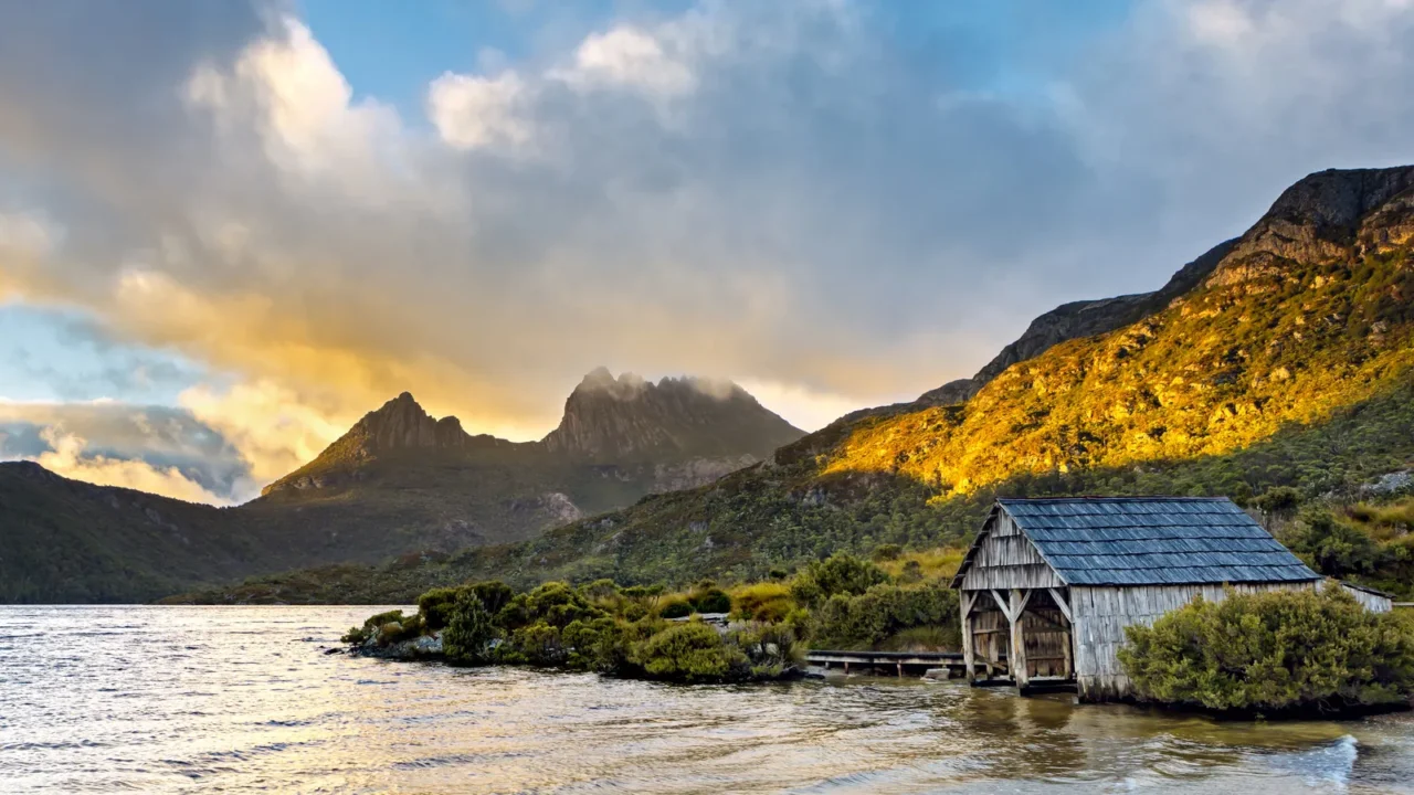 dove lake cradle mountain tasmania australia boat house