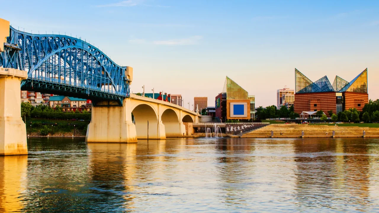 downtown chattanooga tennessee at dusk