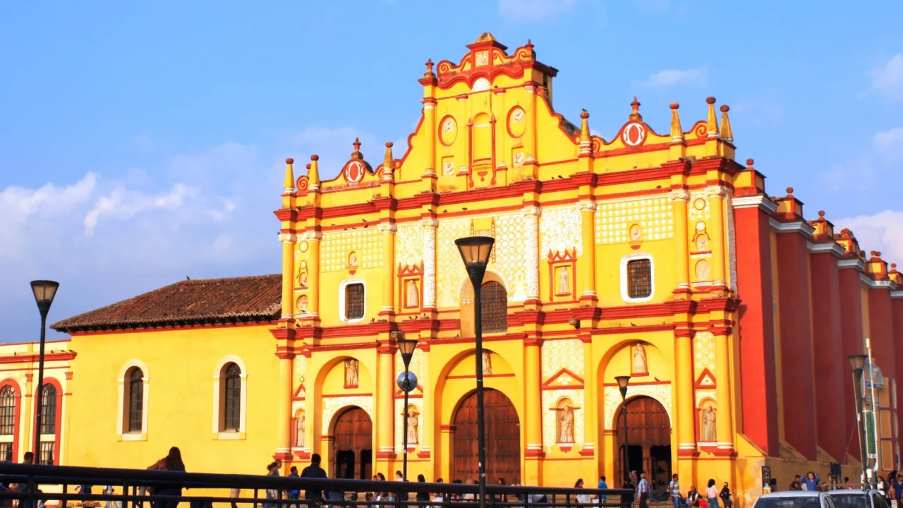 facade of cathedral san cristobal de las casas mexico