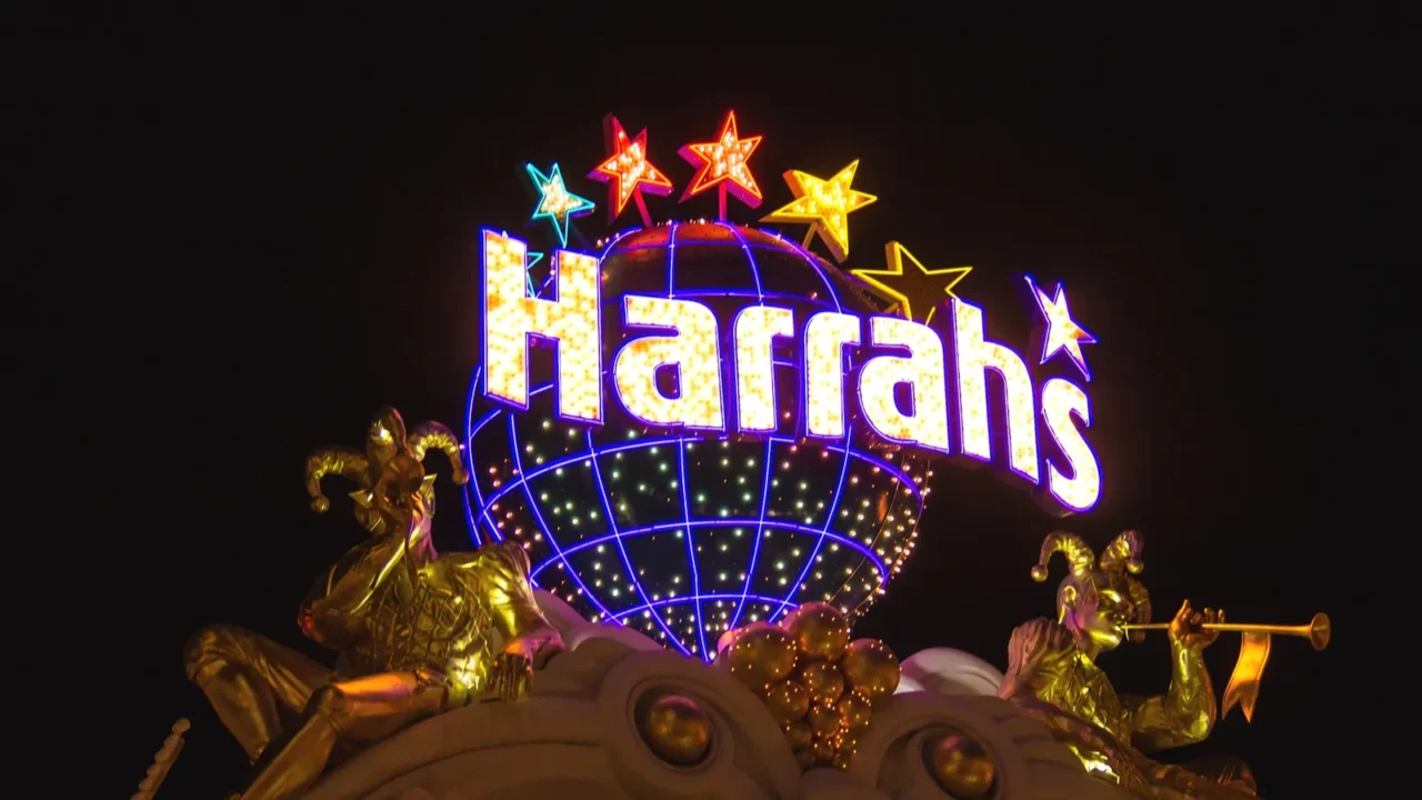 harrahs hotel and casino sign in las vegas