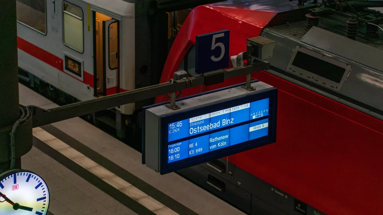 hauptbahnhof berlin germany july 07 2019 baederbahnzug fro