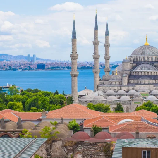 Top extravagant luxury hotels around the world