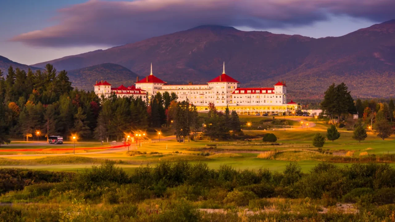 late evening view of the mount washington hotel in bretton