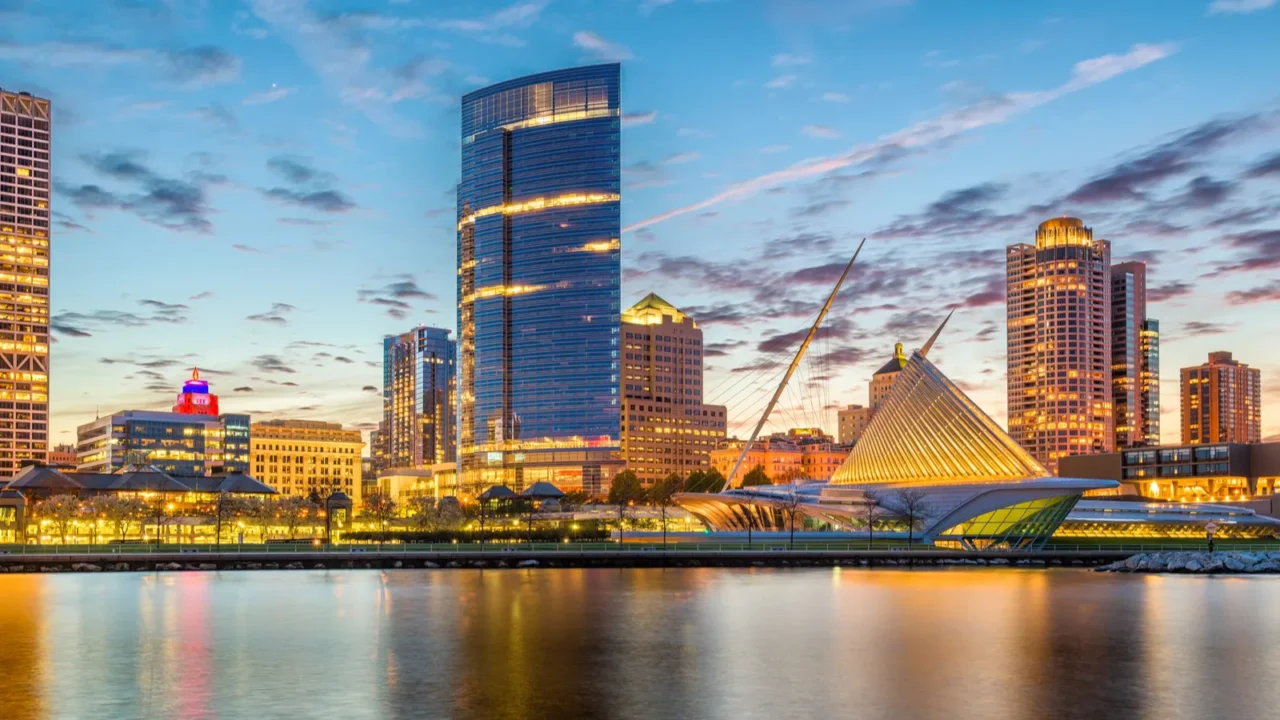 milwaukee wisconsin usa downtown city skyline on lake michigan at