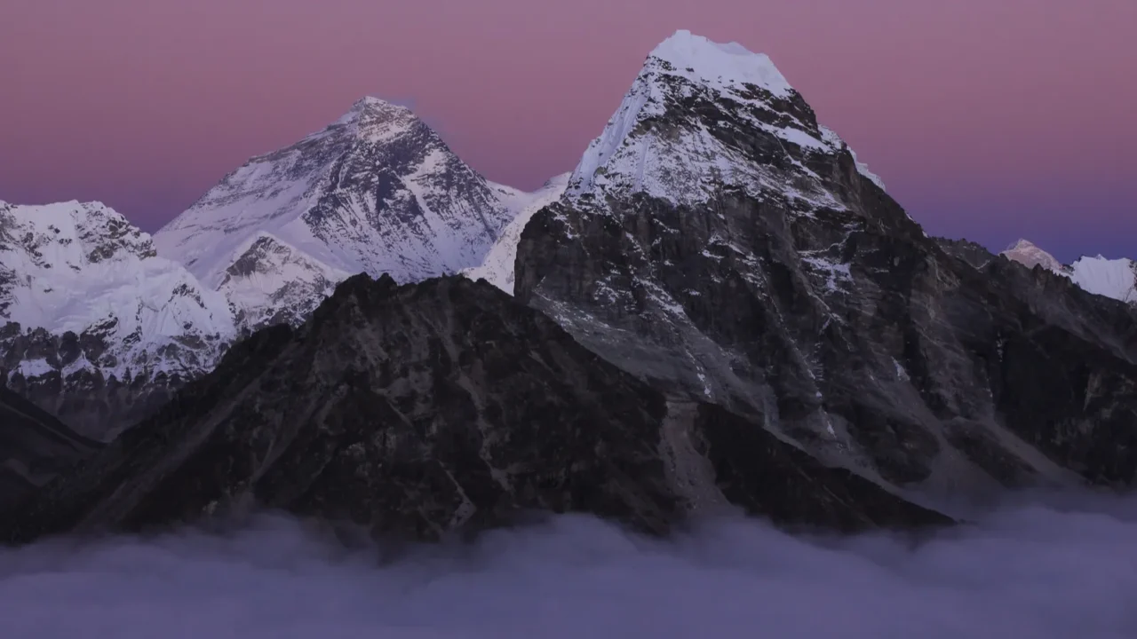mount everest at the blue hour nepal
