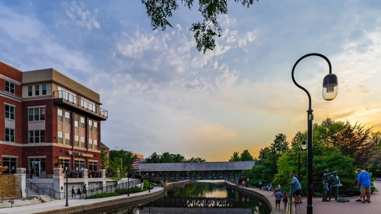 naperville il usa  july 14 2018 downtown naperville riverwalk