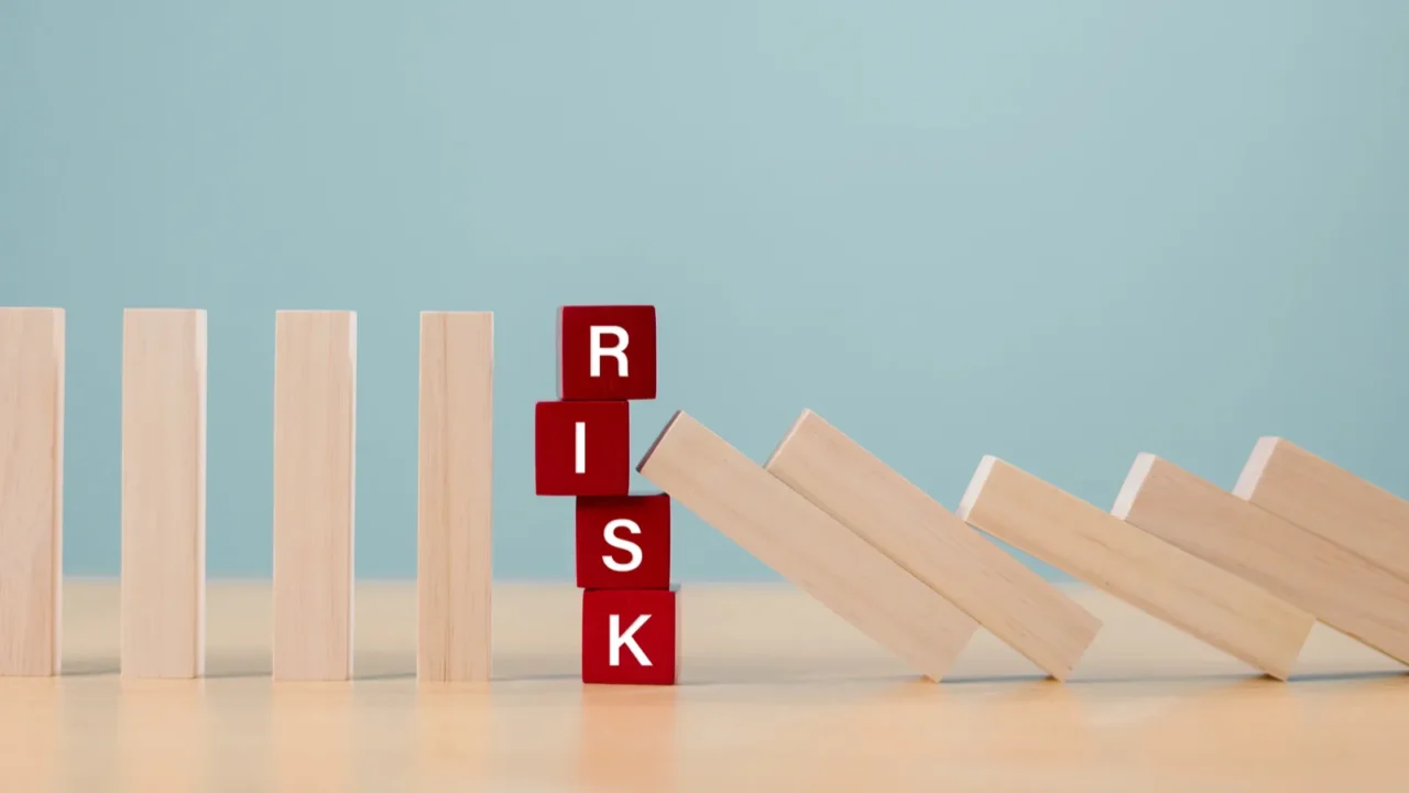 risk assessment crisis concept financial analysis solution real estate business