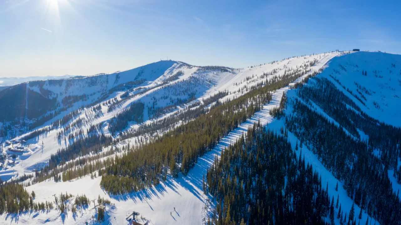 schweitzer idaho ski area winter snow mountain peaks panoramic a