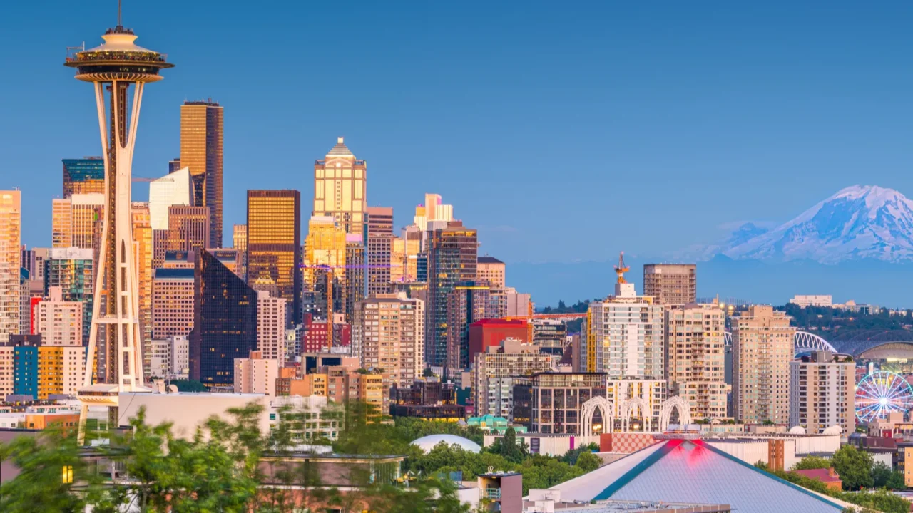 seattle washington usa downtown skyline at dusk
