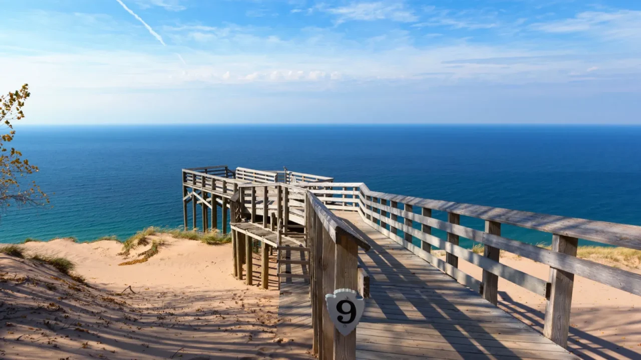 sleeping bear dunes overlook