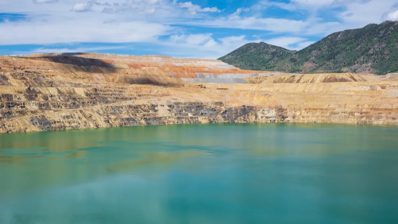 the berkeley pit a former open pit copper mine located
