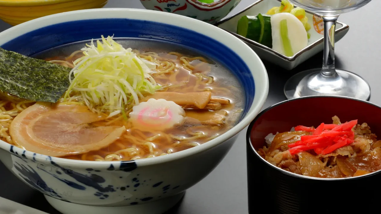 traditional japanese instant noodle with seaweed tempura rice