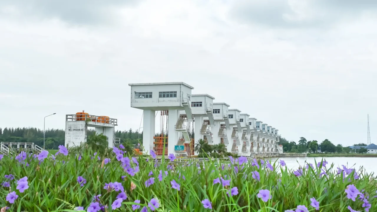 uthokwipat prasit floodgate in pak phanang nakhon si thammarat thailand