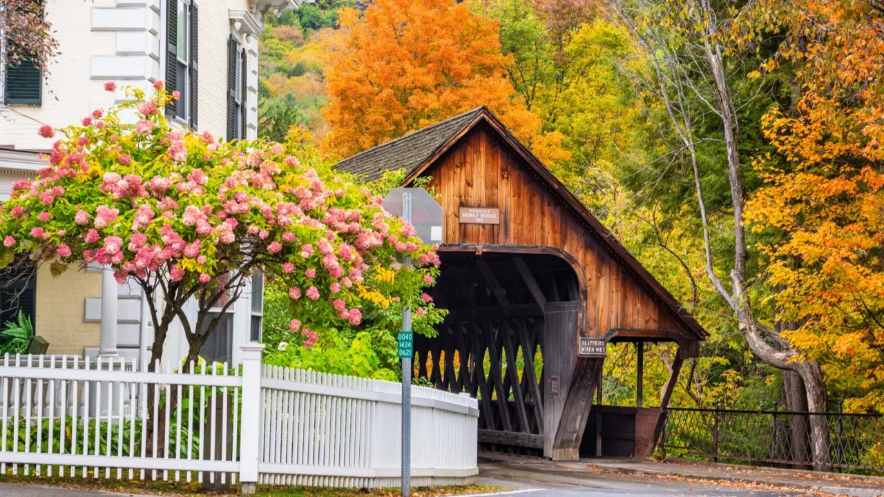 woodstock vermont usa middle covered bridge