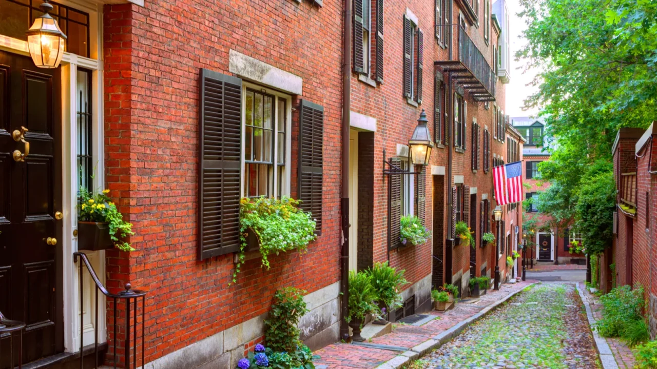 acorn street beacon hill cobblestone boston