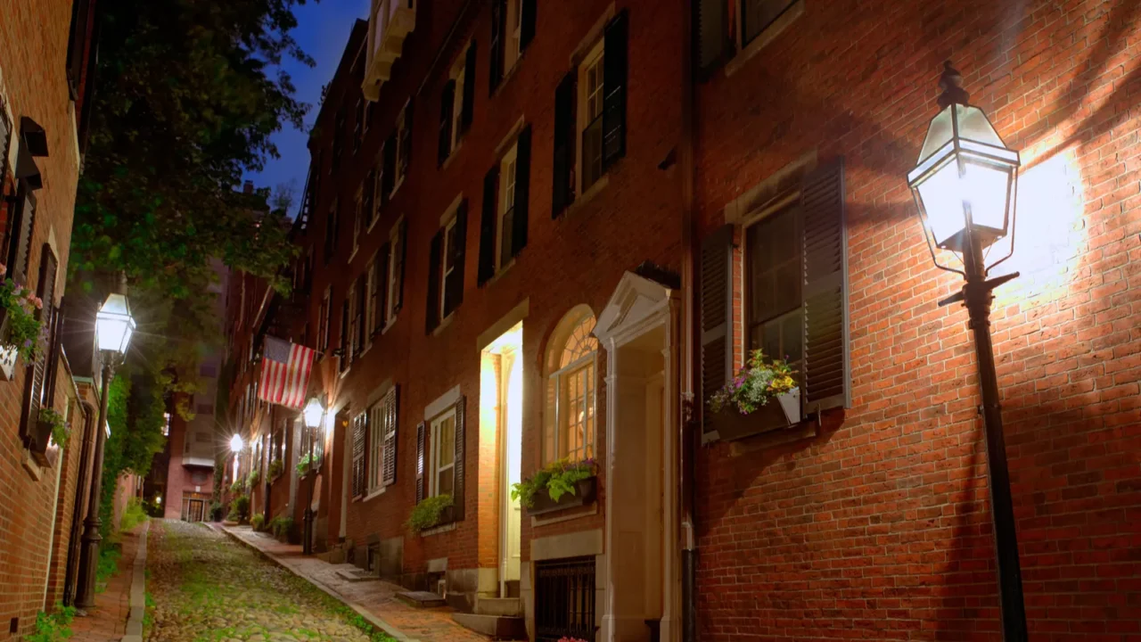 acorn street beacon hill cobblestone boston