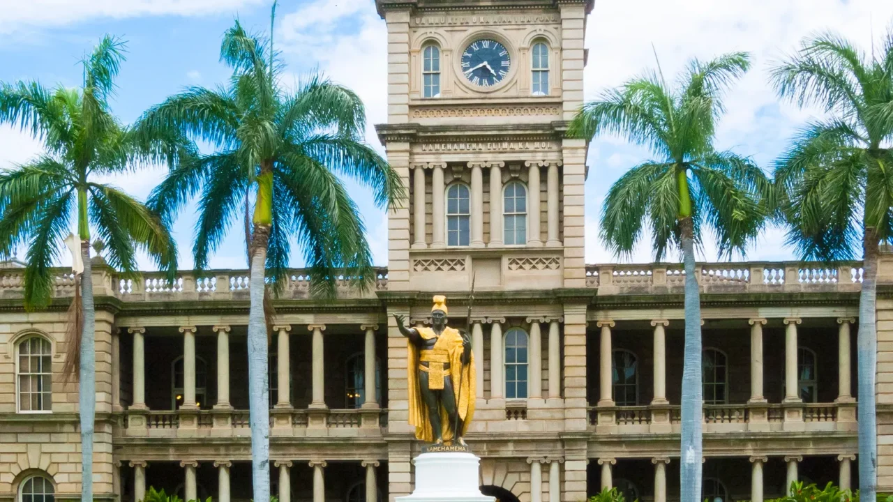 aliiolani hale hawaiis state supreme court building