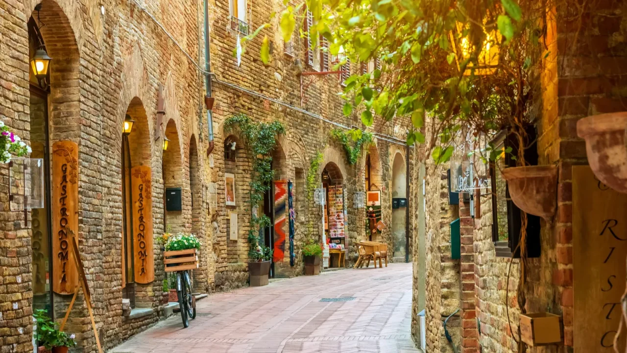 alley in old town san gimignano tuscany italy