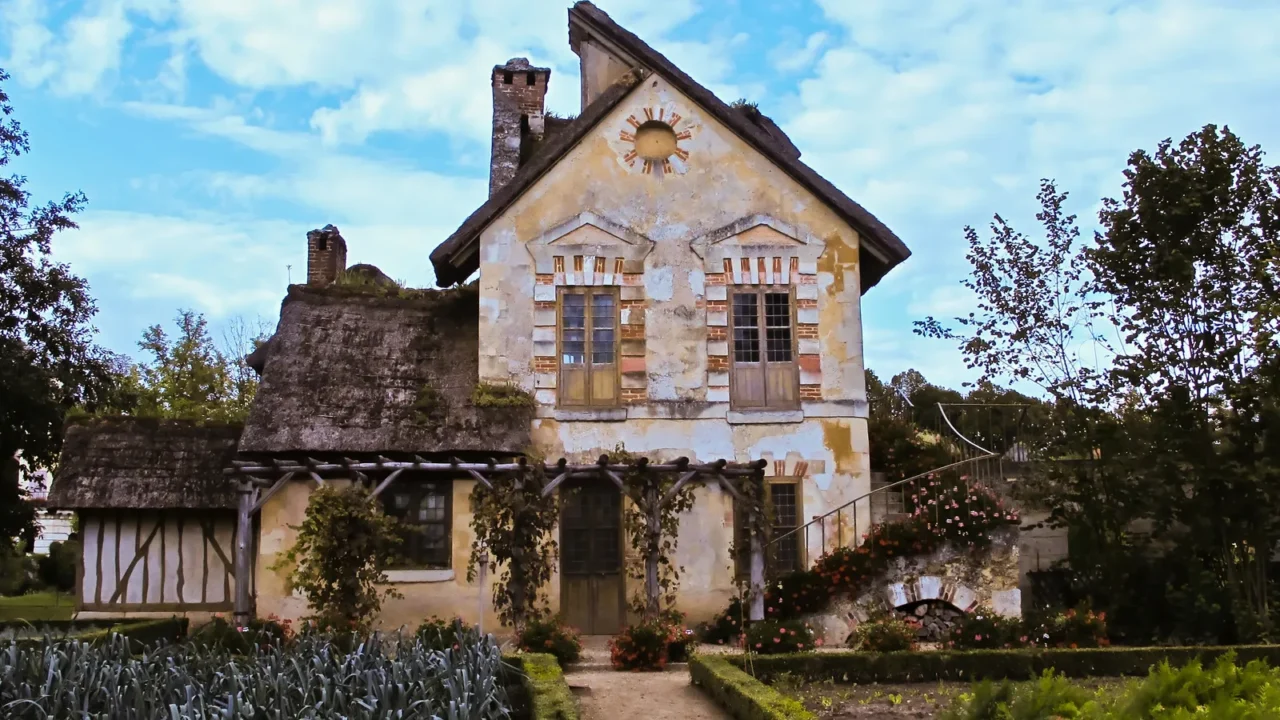 farm house built by marie antoinette on versailles