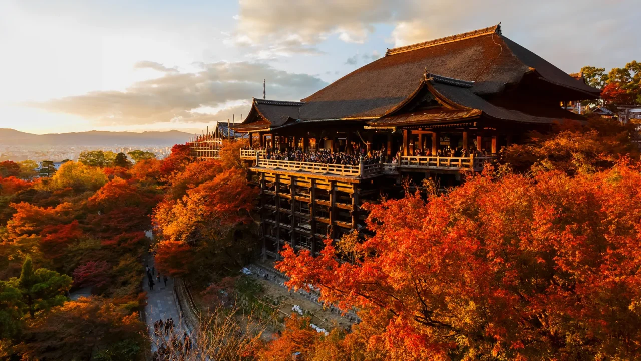kiyomizudera temple in kyoto