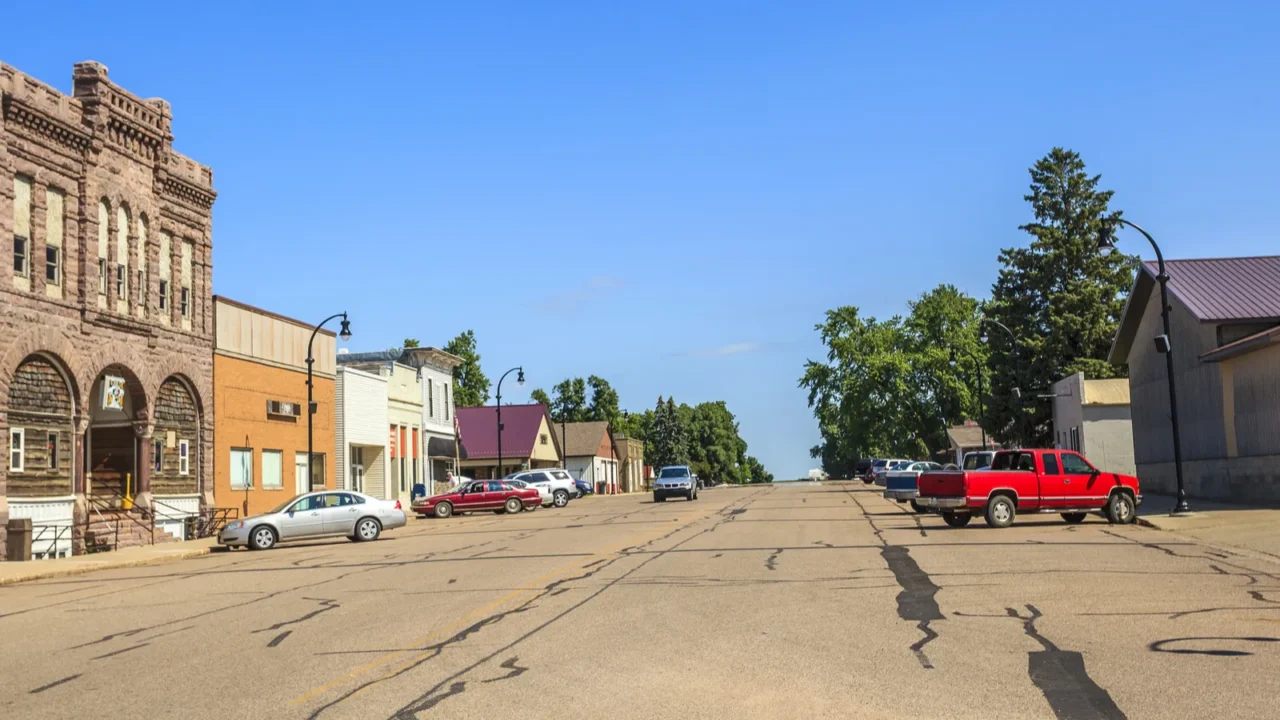 main road in regular town of central states iowa