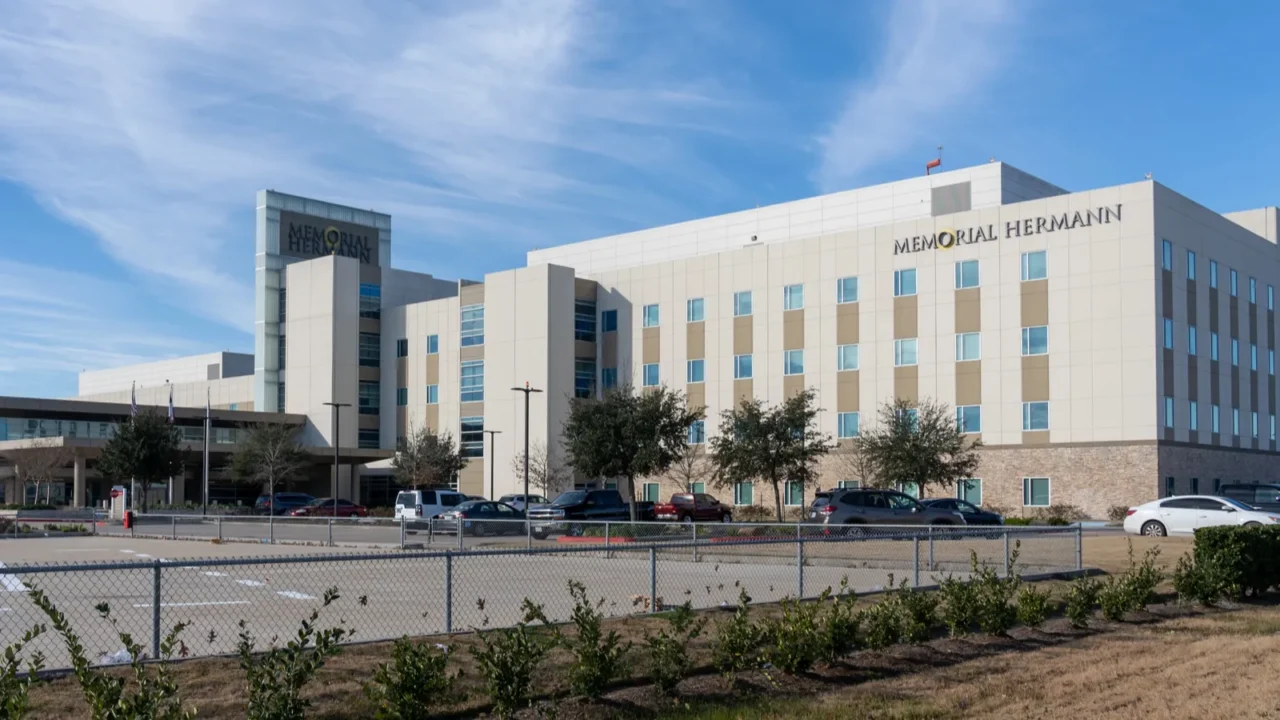 pearland texas usa february 14 2022 memorial hermann buildings