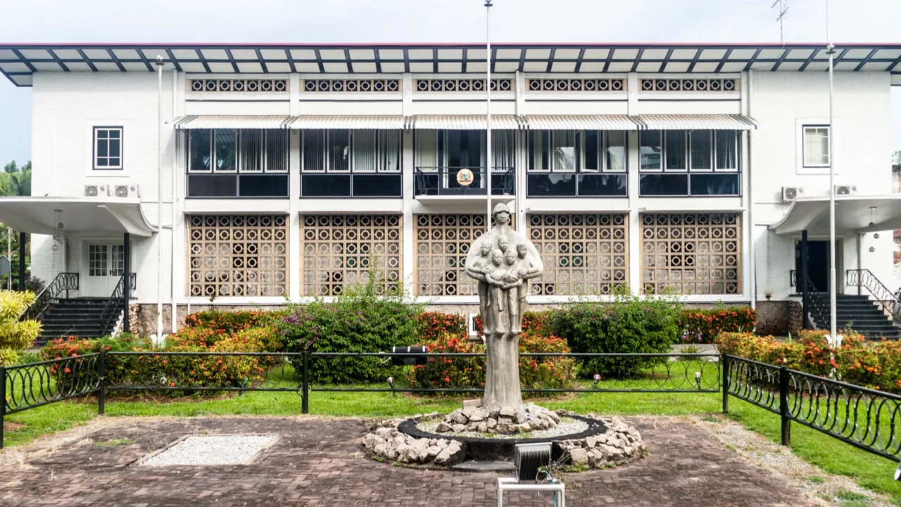 presidential office in paramaribo
