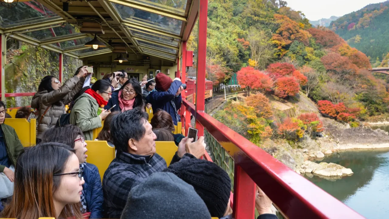 sagano romantic train kyoto japan