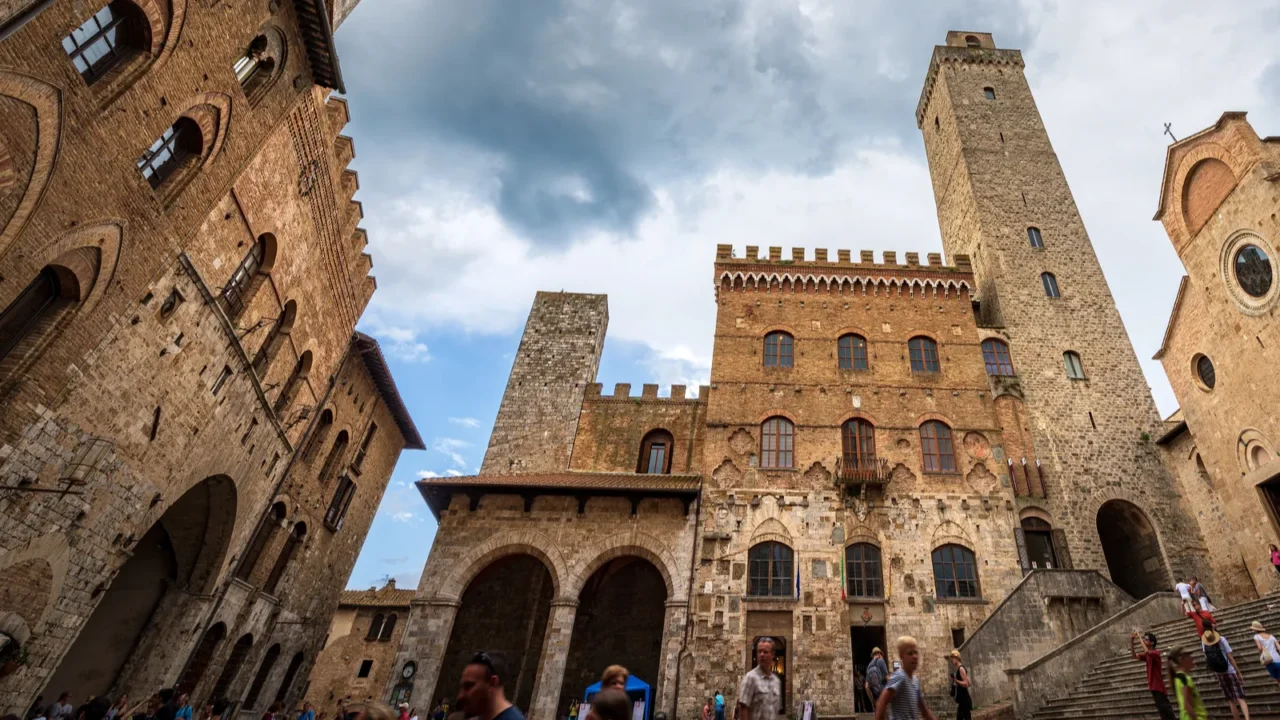 san gimignano tuscany italy  july 12 2014 piazza del