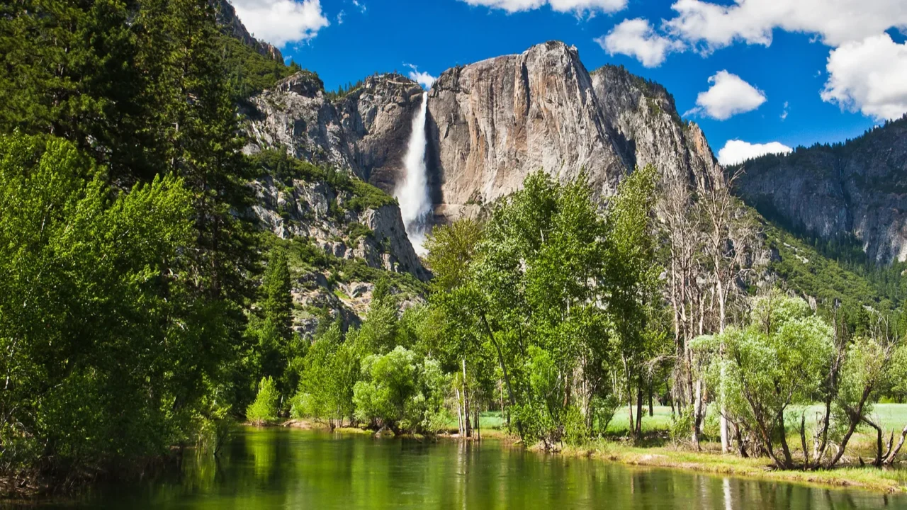 the waterfall in yosemite national park