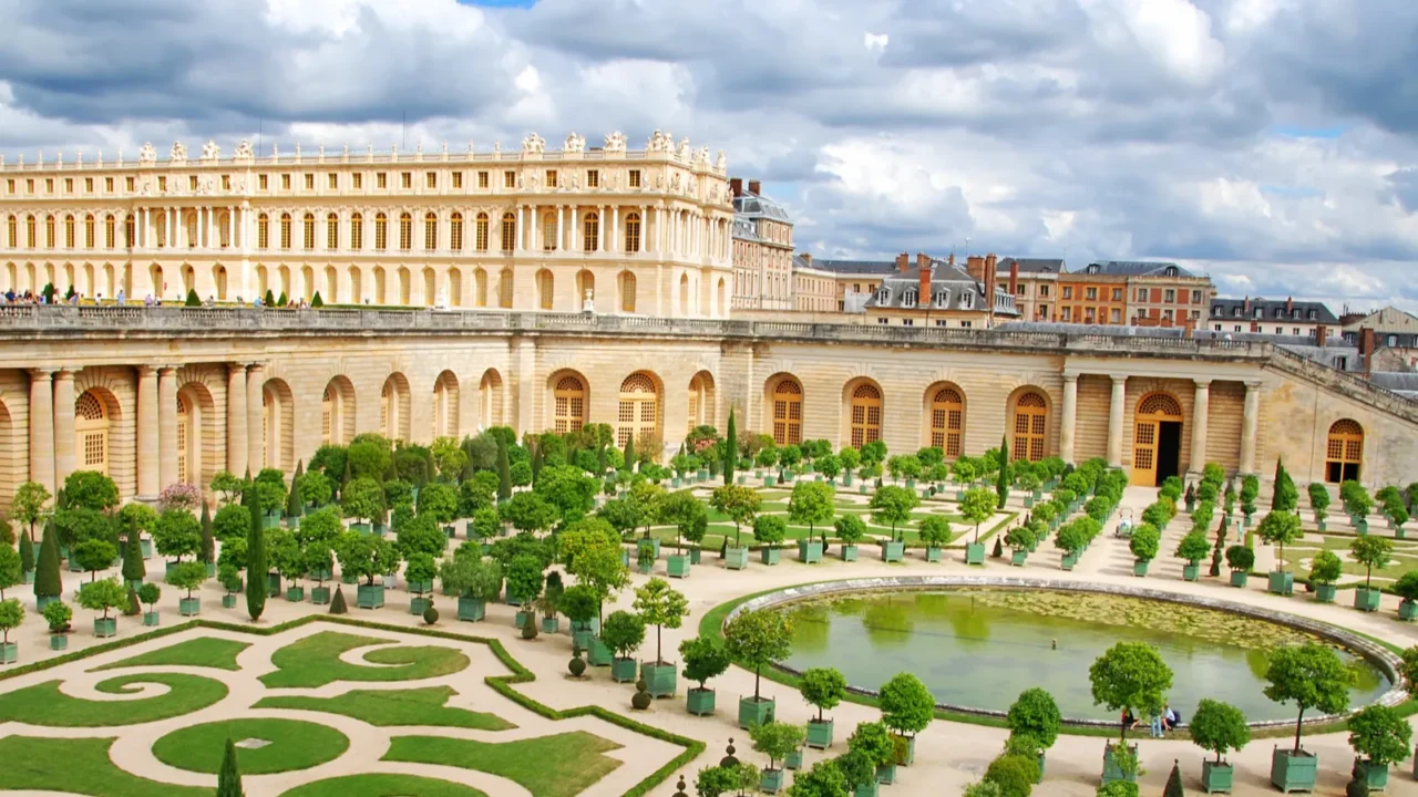 versailles palace in paris