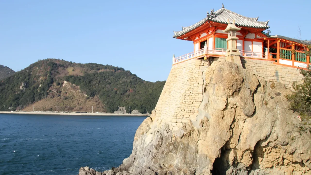 abuto kannon temple bandaiji in hiroshima japan