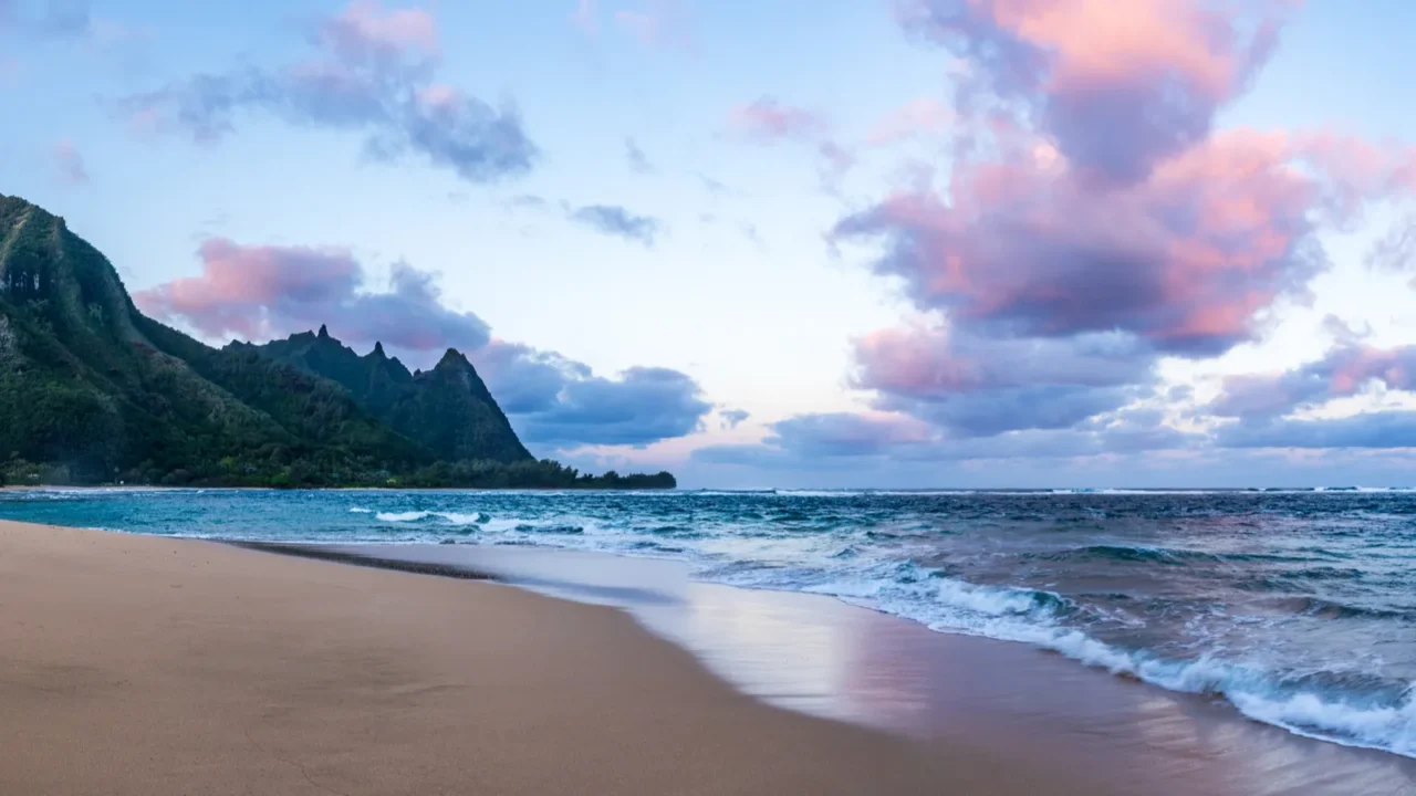 beautiful tunnels beach at dawn on the island of kauai