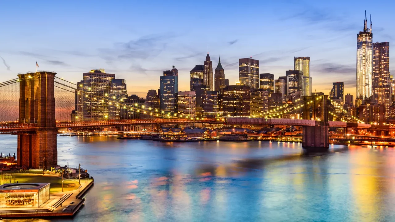 brooklyn bridge and manhattan skyline