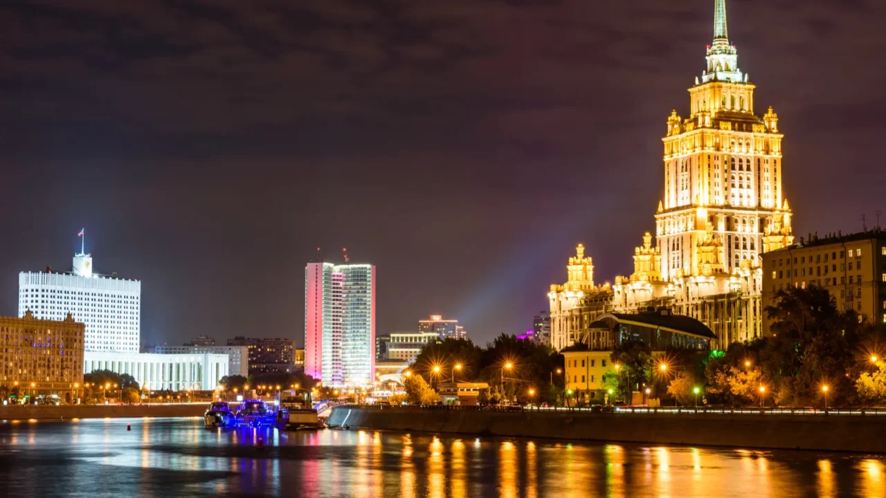 embankment of moscow river at night