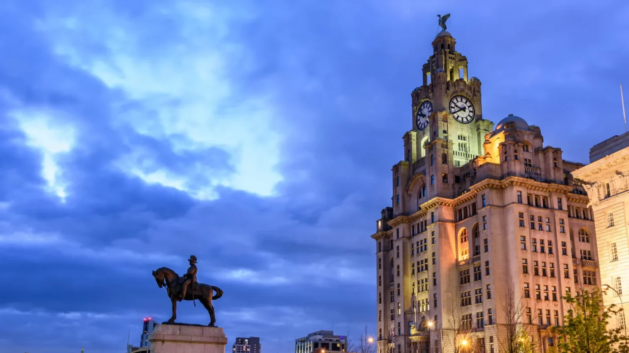 historic buildings on liverpool waterfront