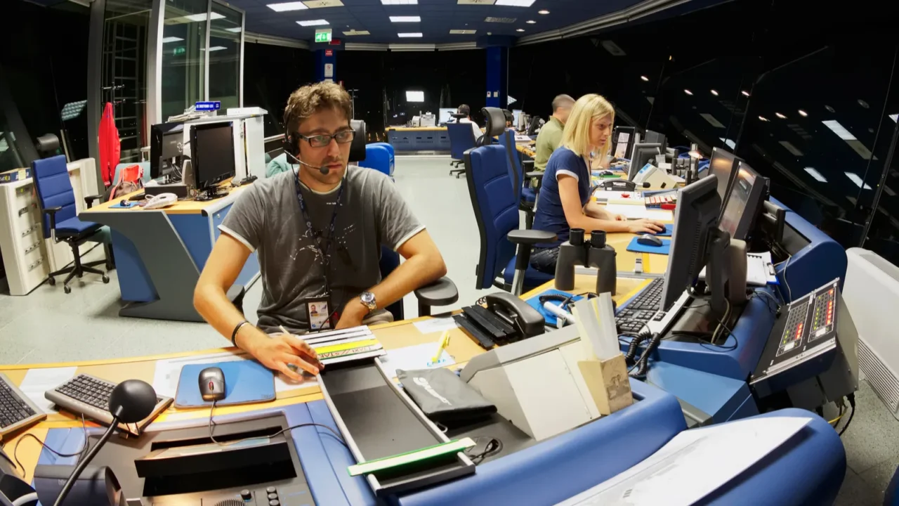 italy venice international airport 14 september 2011 air traffic controllers